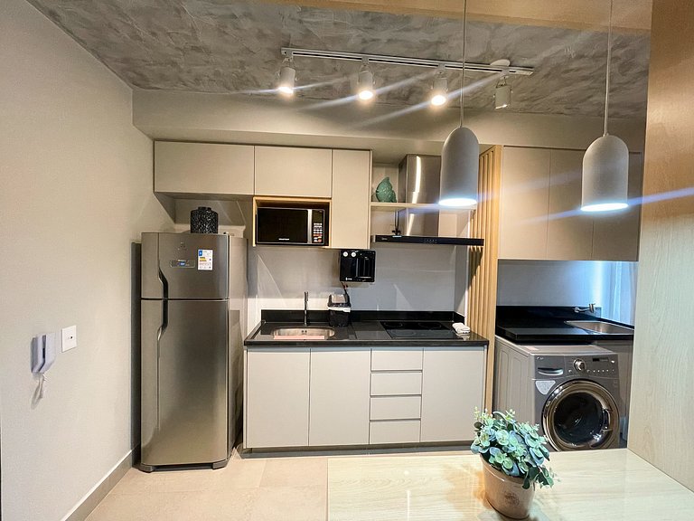 Apto Moderno | 2Q + Piscina + Garagem