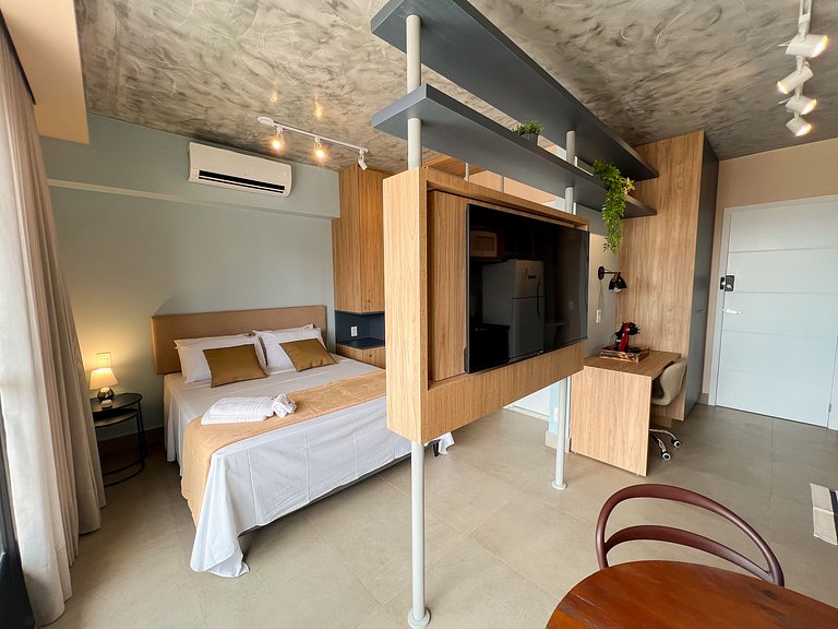 Flat novo, andar alto, Cama Queen no ID - St Oeste