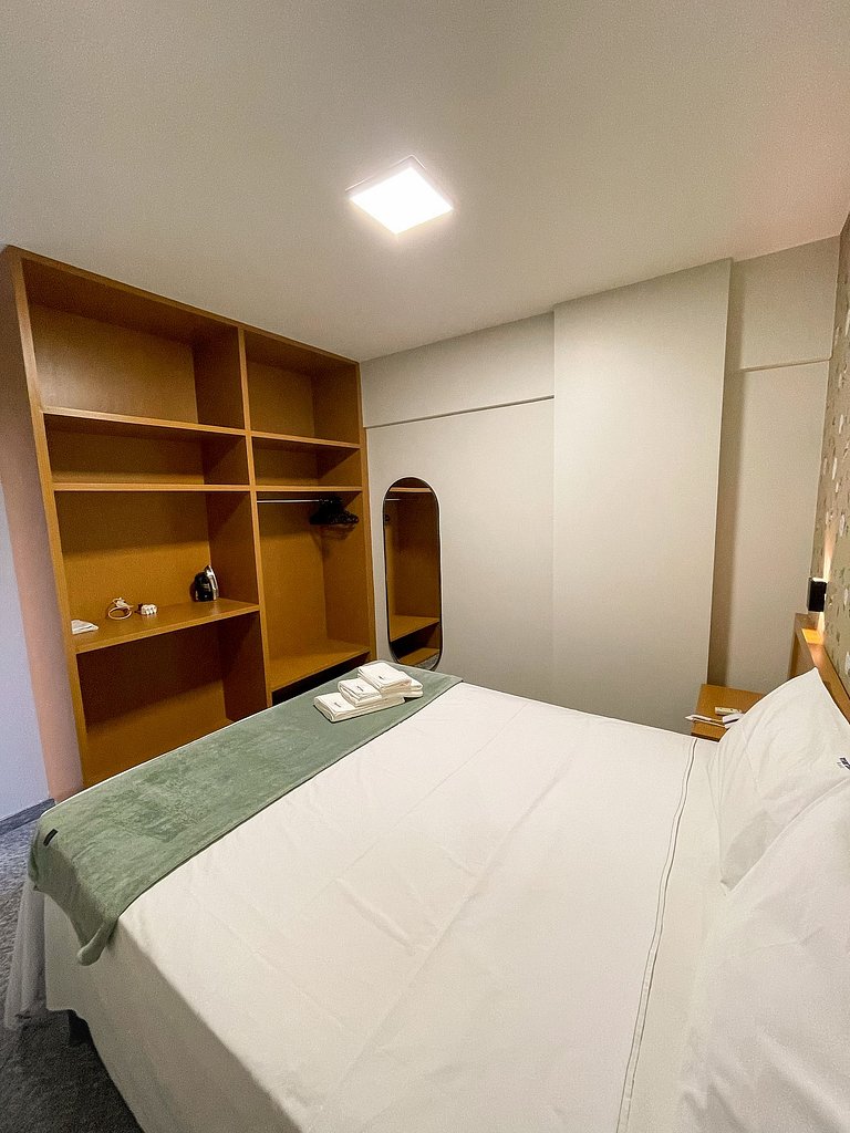 Flat 1Q sofisticado | Piscina | Setor Central