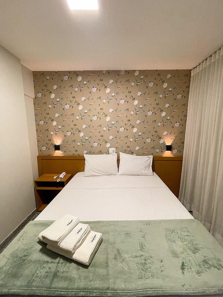 Flat 1Q sofisticado | Piscina | Setor Central