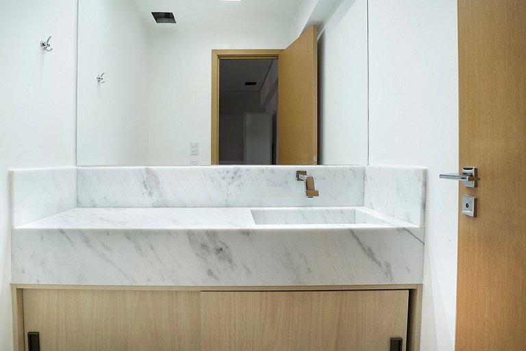 Incrível flat Pq. Vaca Brava c/ vista, andar alto