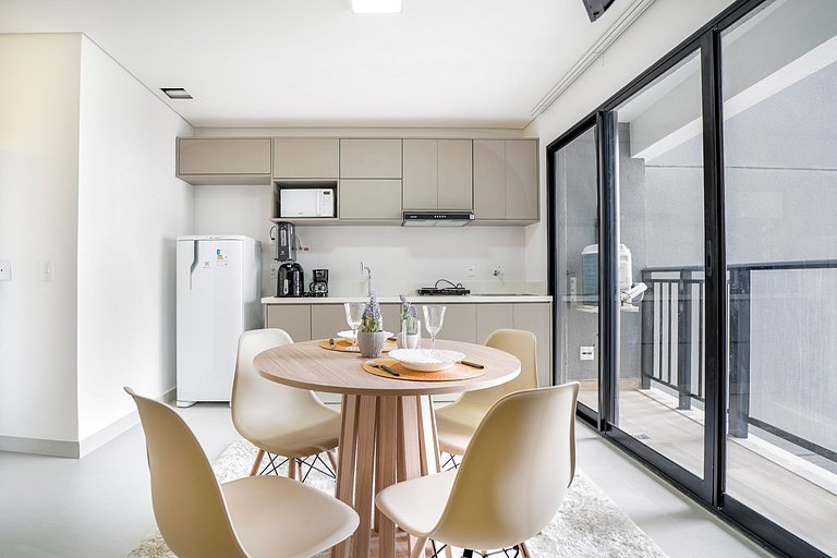 Flat ótima localização, vista, próx. Pq Vaca Brava