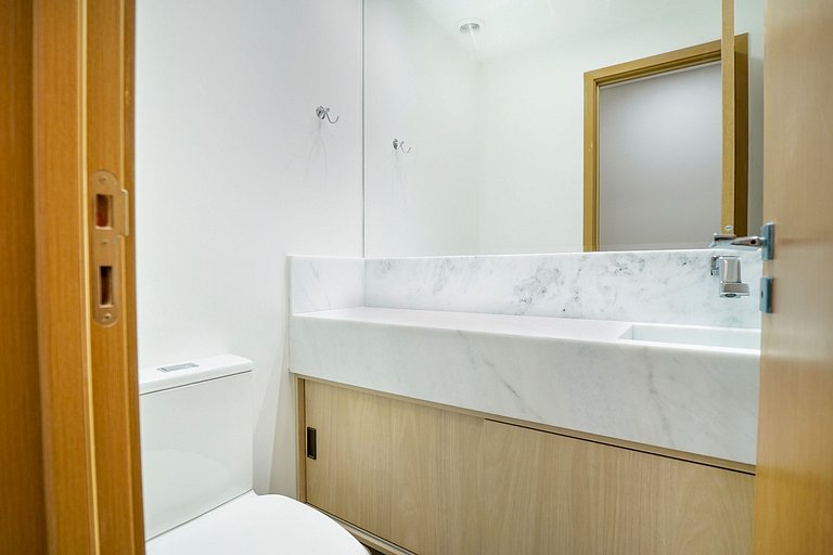 Incrível flat Pq. Vaca Brava c/ vista, andar alto