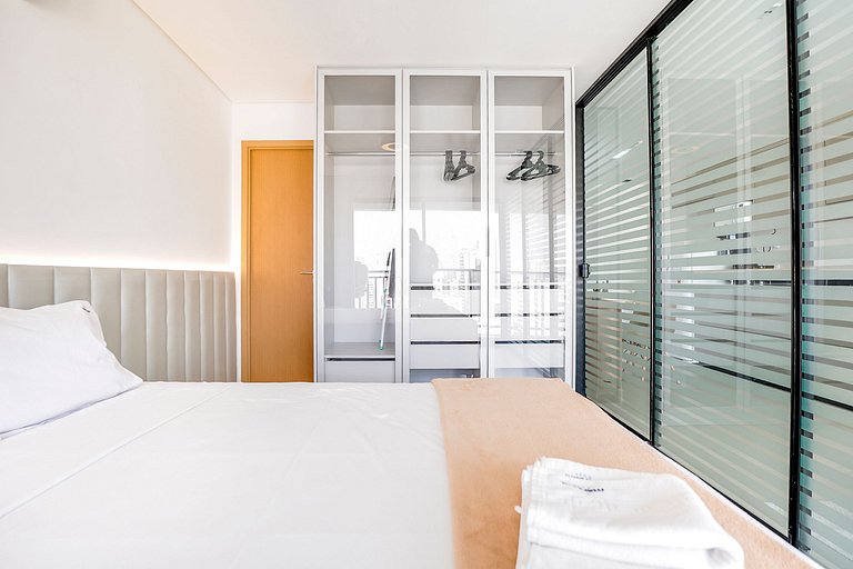 Incrível flat no Parque Vaca Brava, andar alto