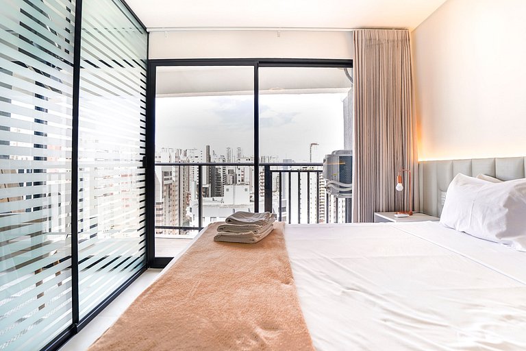 Incrível flat no Parque Vaca Brava, andar alto