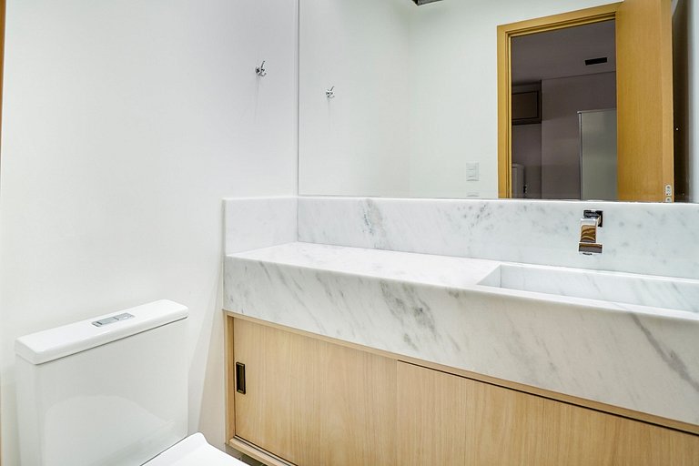 Incrível flat no Parque Vaca Brava, andar alto