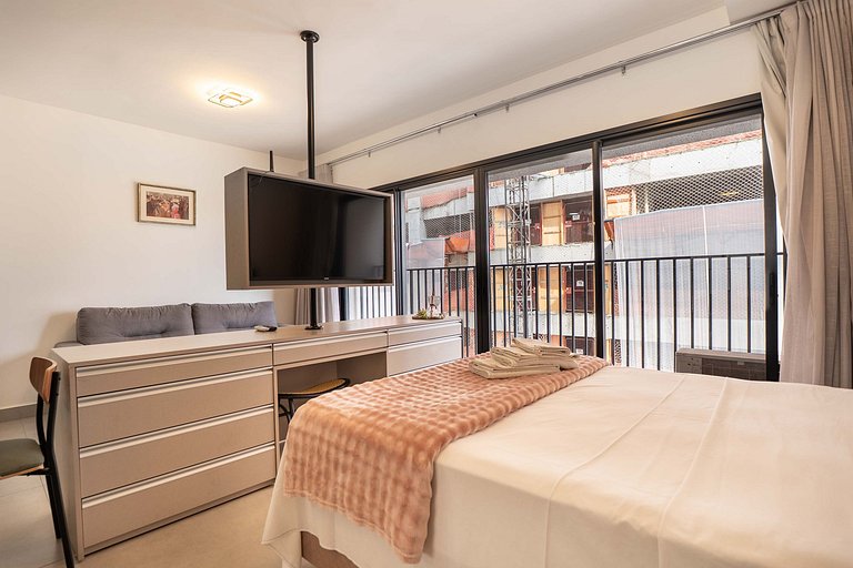 Flat espaçoso andar alto, @Bueno - próx IPOG/CBCO