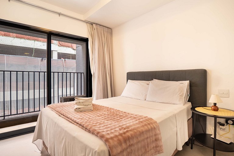 Flat espaçoso andar alto, @Bueno - próx IPOG/CBCO