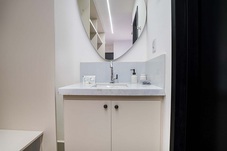 Apto 2Q com Suíte e Piscina no Setor Bueno