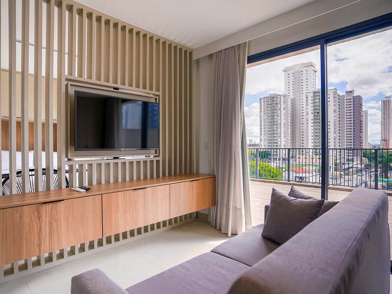 Flat c/ varanda | Piscina + academia| Bueno