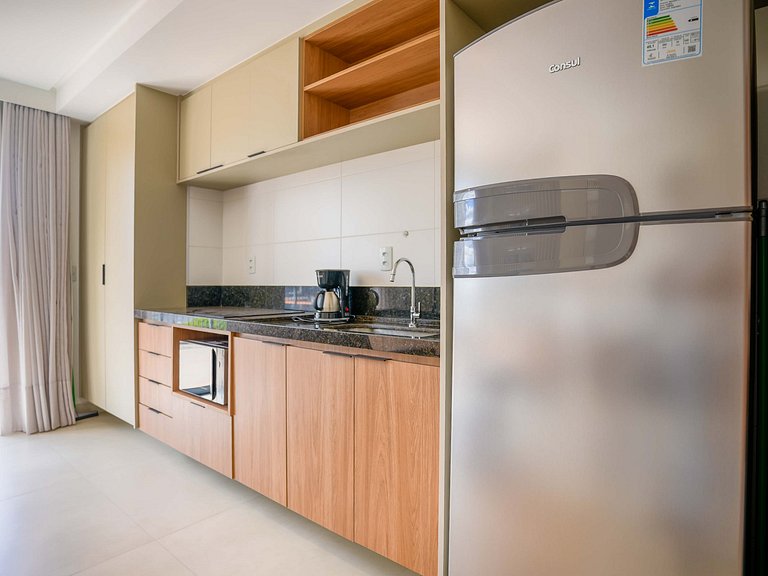 Flat c/ varanda | Piscina + academia| Bueno
