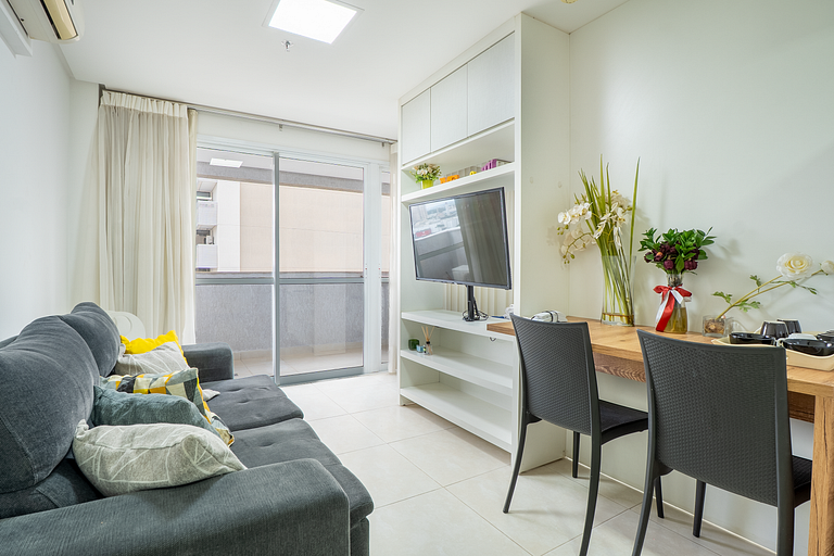 Flat 1Q com Varanda | Coworking | Próx Flamboyant