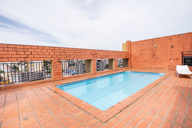 Flat 1Q sofisticado | Piscina | Setor Central