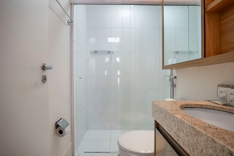Apto Moderno | 1Q + Piscina + Garagem