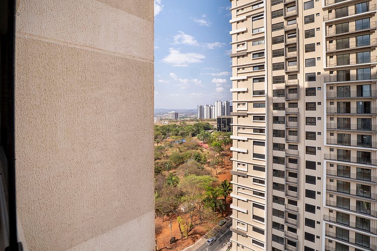 Apto 2Q espaçoso, andar alto, próx Serra Dourada