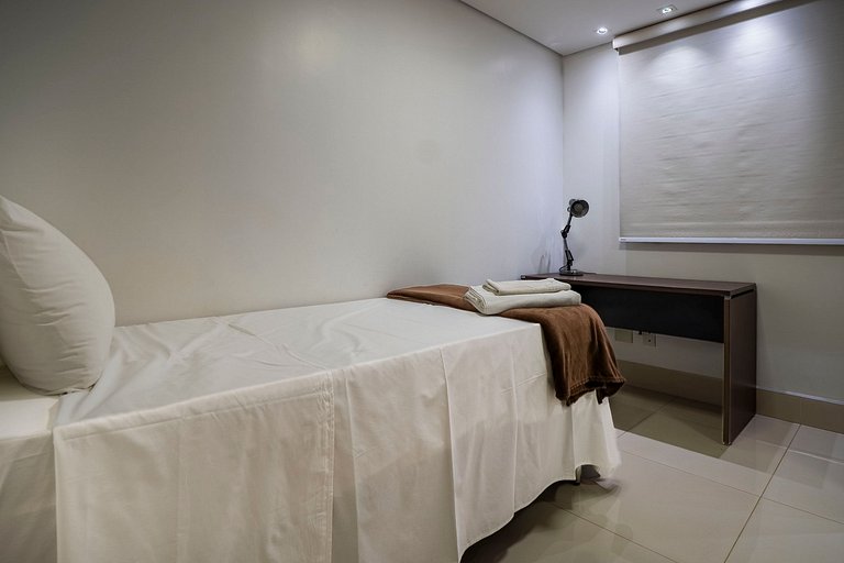 Apto 2Q espaçoso, andar alto, próx Serra Dourada
